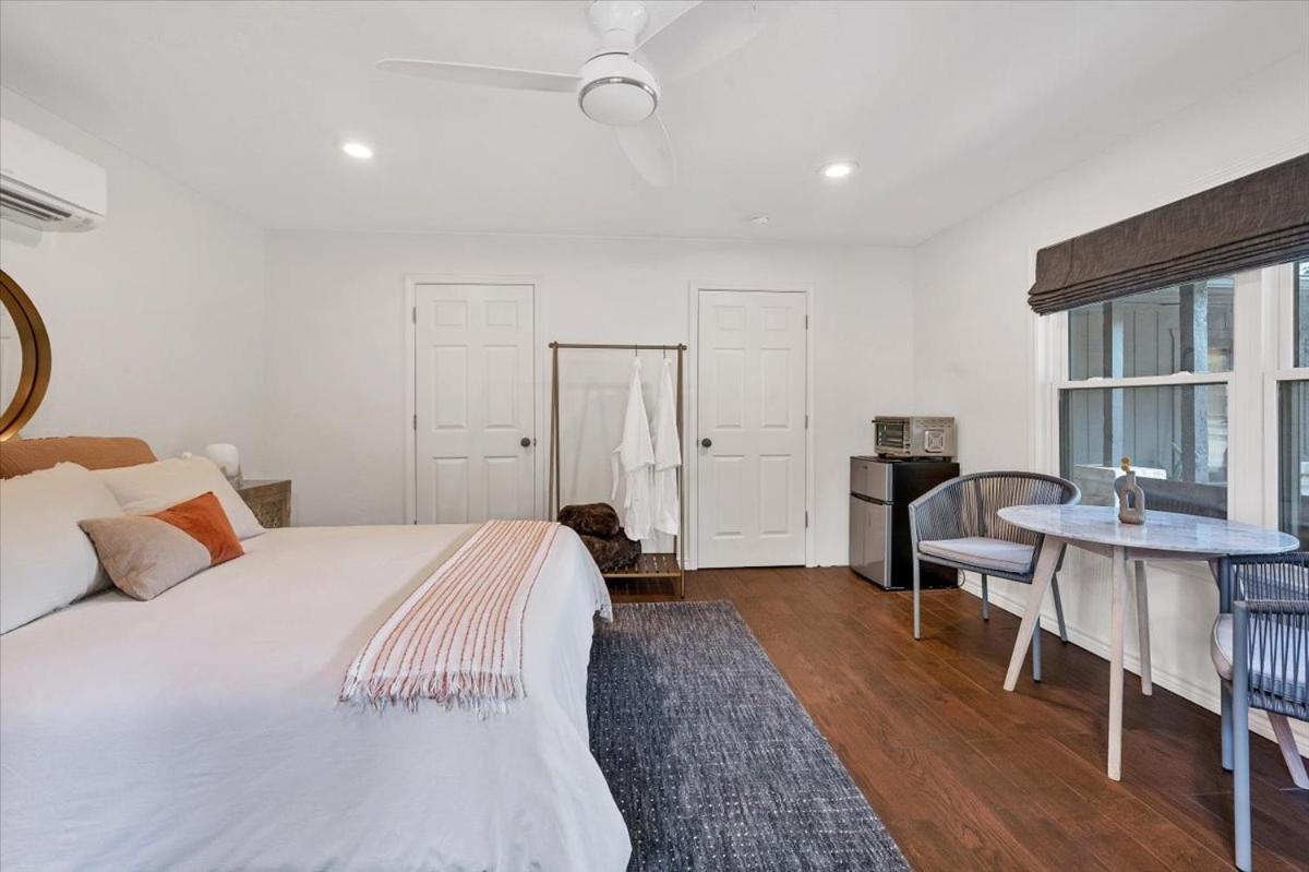 Relaxing Alpaca Ranch Mins From Downtown Wimberley Villa Bagian luar foto