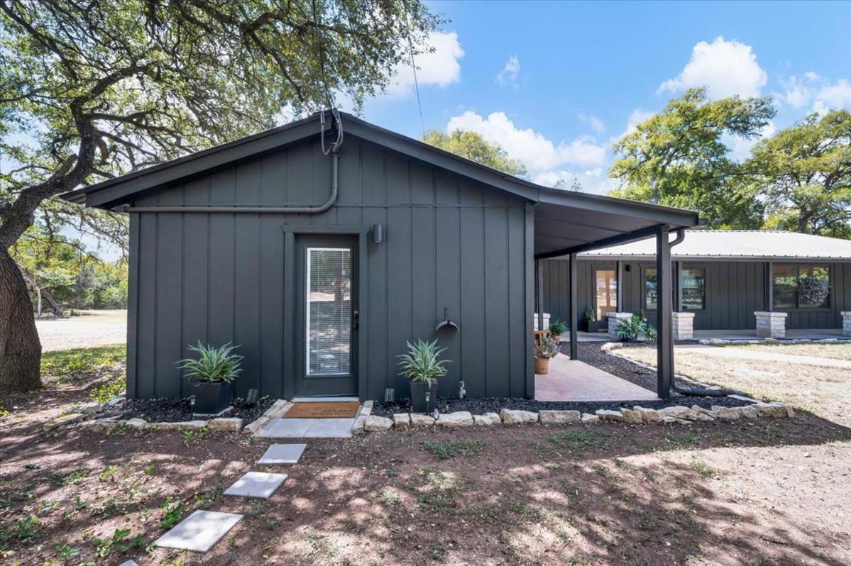 Relaxing Alpaca Ranch Mins From Downtown Wimberley Villa Bagian luar foto