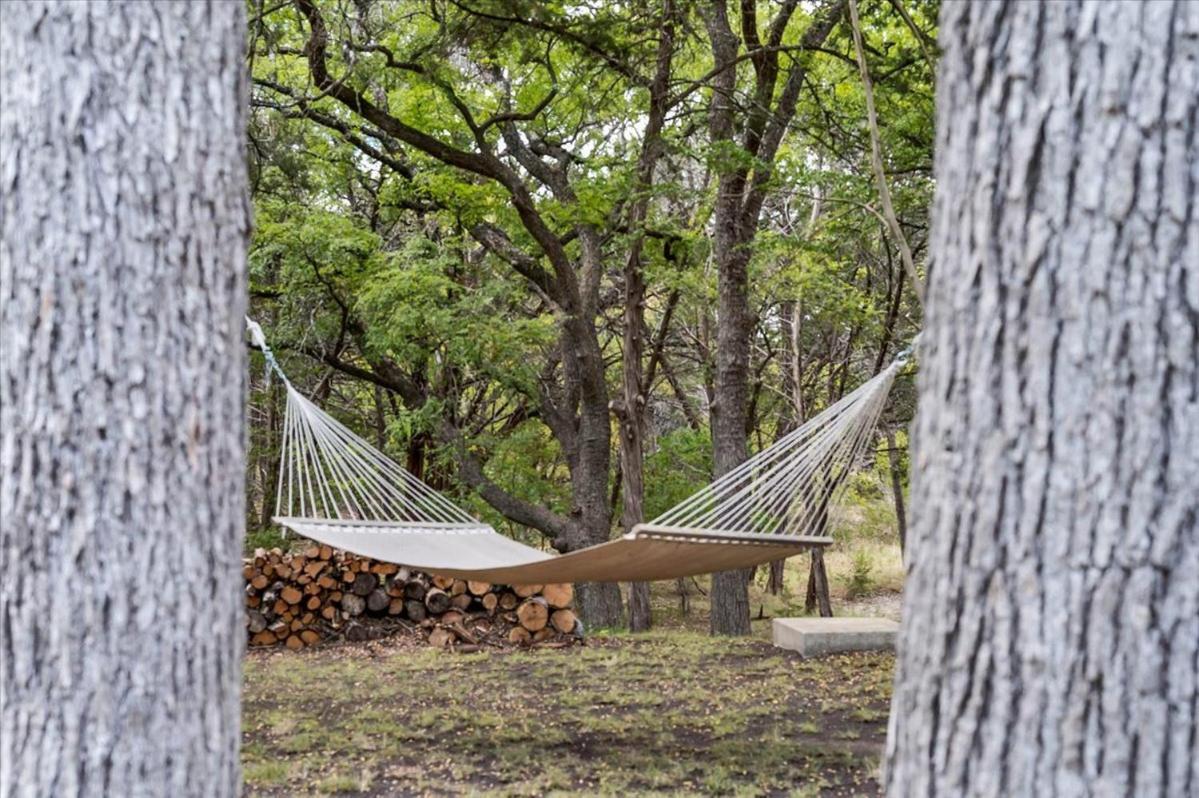 Relaxing Alpaca Ranch Mins From Downtown Wimberley Villa Bagian luar foto